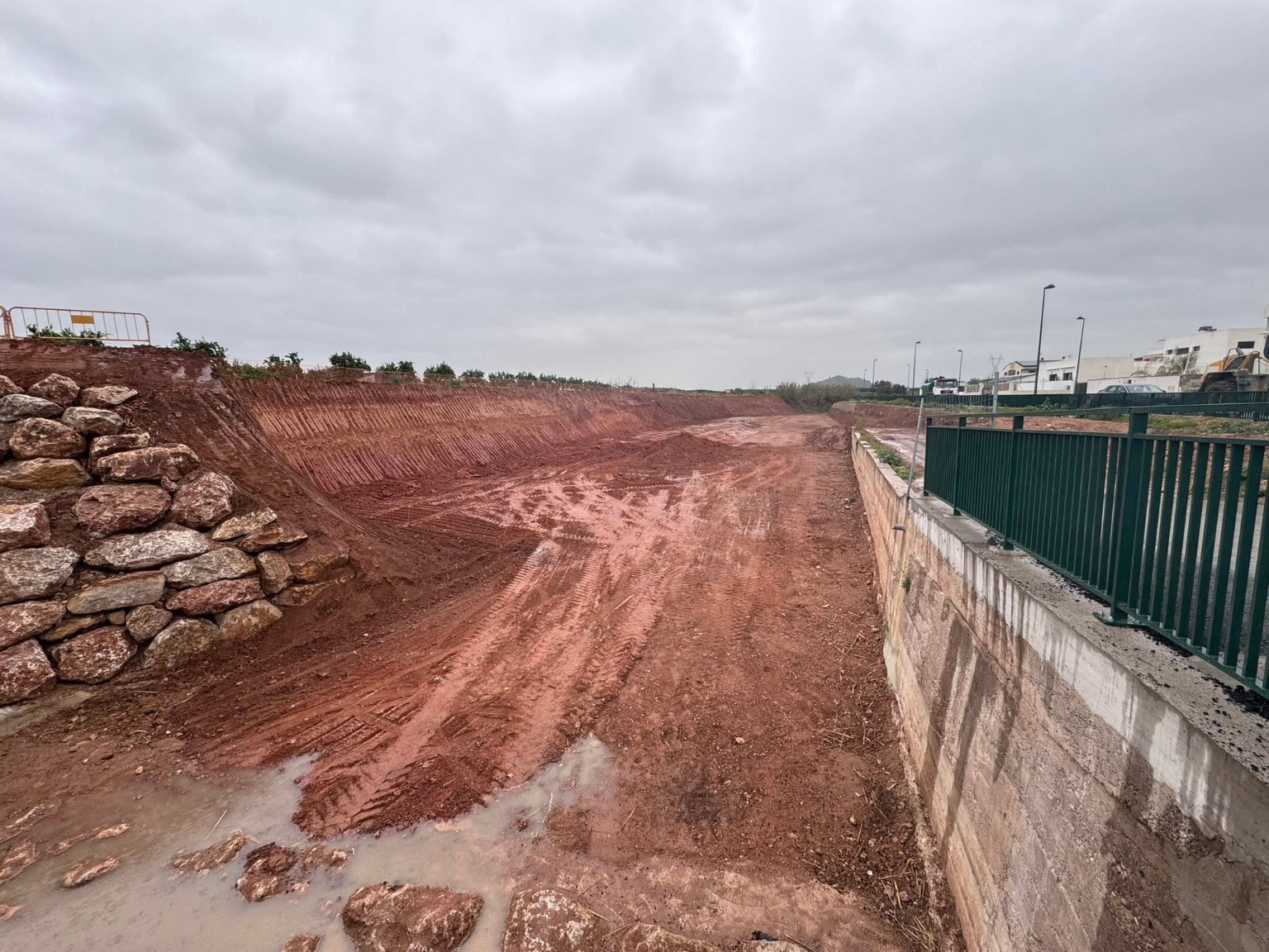 Cauce del barranco de Pozalet durante las obras de mejora y ampliación.