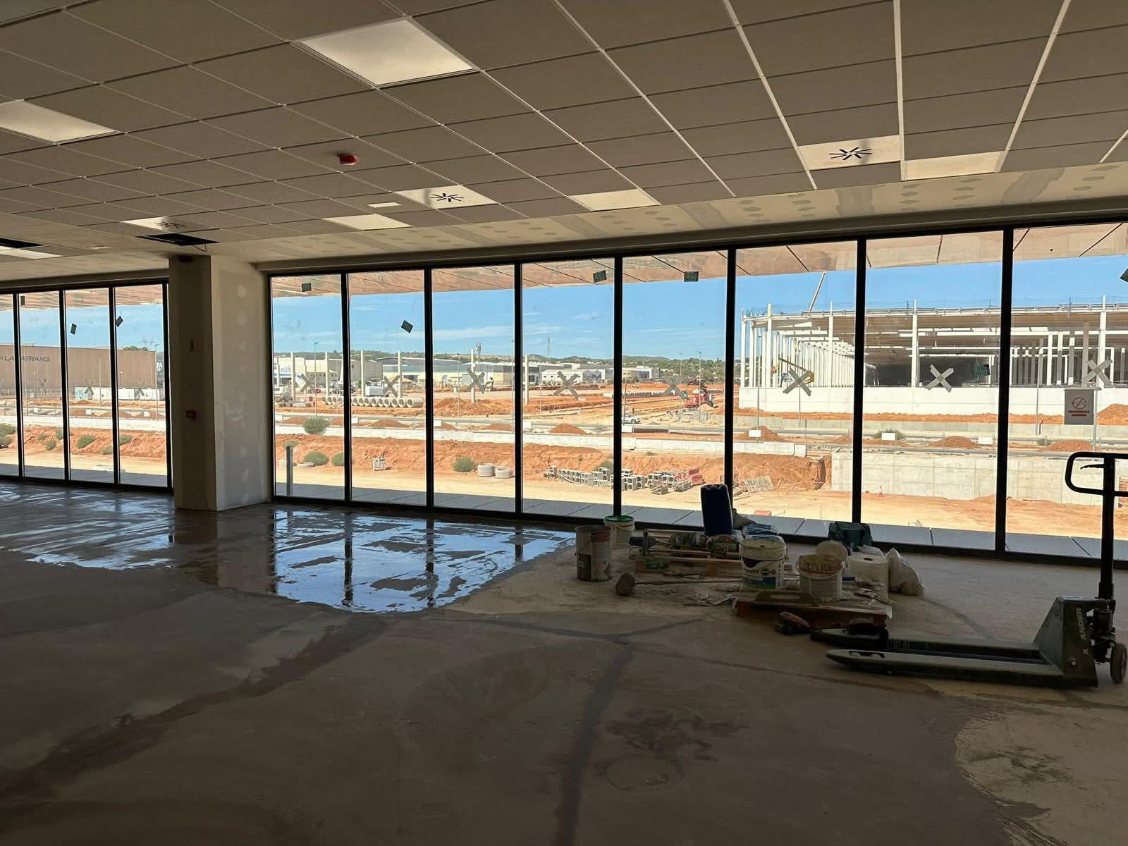 Vista del Parque Empresarial desde el interior de una nave en construcción.